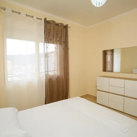Fm 1 * Vlorë