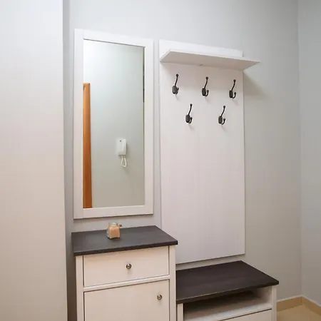 Fm 1 Apartment *
